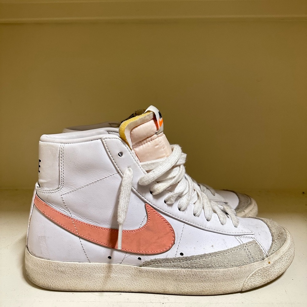 Nike peach mid blazers ‘77